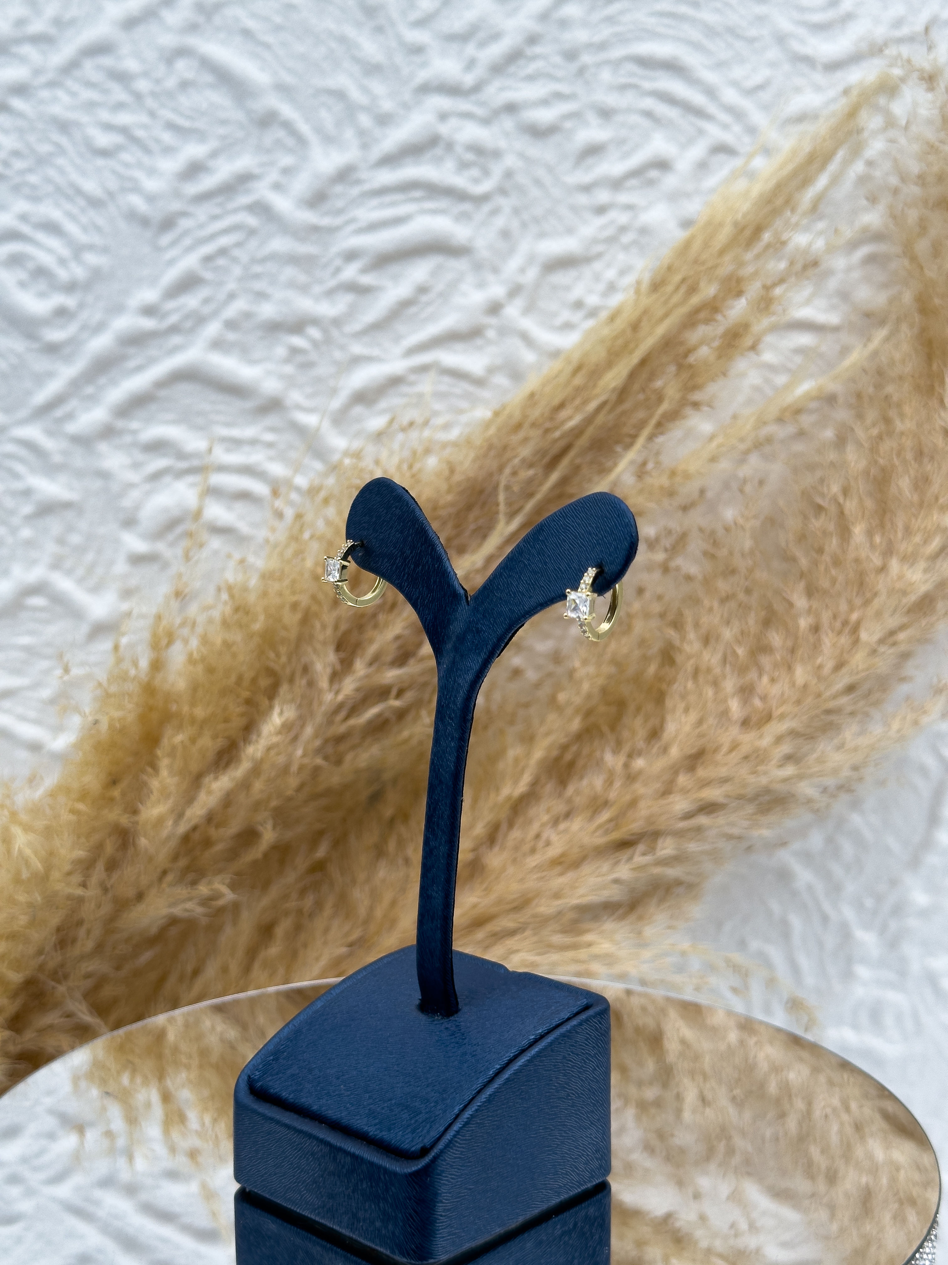 925 Ayar Gümüş Gold Renk Baget Taşlı Halka Model Kız Çocuk Küpesi